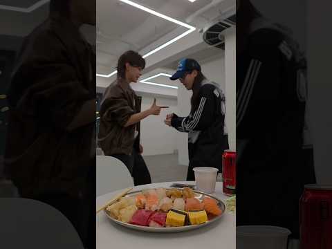 나 이영상 되게 좋아하는데 좋아요해주라🥹👍🏻#mukbang #foodchallenge #먹방 #rockpaperscissors #fyp thumbnail