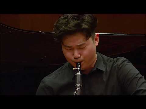 Han Kim plays Rigoletto fantasie by L.Bassi for clarinet and piano thumbnail