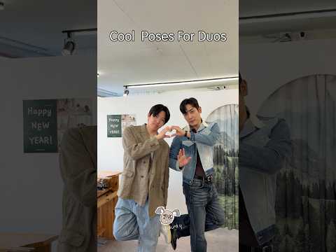 친구 둘이서 찍기 좋은 포즈 thumbnail