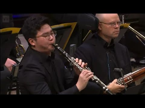 Han Kim plays the intro of G. Gershwin's Rhapsody in Blue thumbnail
