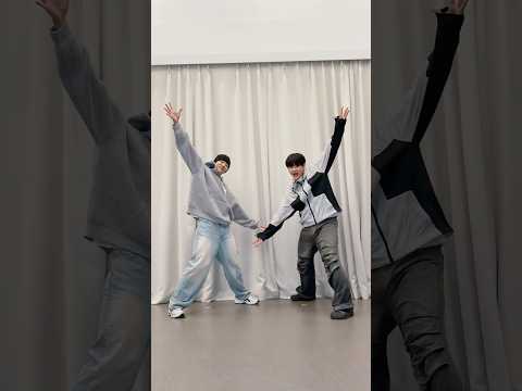 🦖공룡이 신나게 𝘿𝙖𝙣𝙘𝙚 𝘿𝙖𝙣𝙘𝙚 𝘿𝙖𝙣𝙘𝙚🦖 #DKZ #디케이지 #재찬 #기석 thumbnail