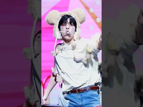 대만에서 한껏 귀여워진 우석이 볼 사람 💖 l 대만 팬콘 OMG #shorts thumbnail