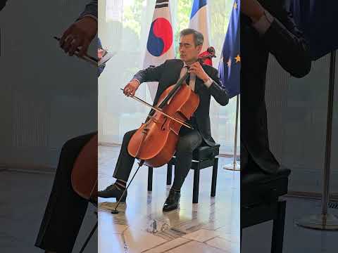 프랑스 대사관저, 갑자기 영화가 됐다 The French Residence Turned Cinematic #최정화랑데부 #choijwrendezvous #cello #korea thumbnail