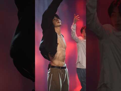 태민님의 Move 를 해보았어요! #taemin #move #saem #홍대 thumbnail