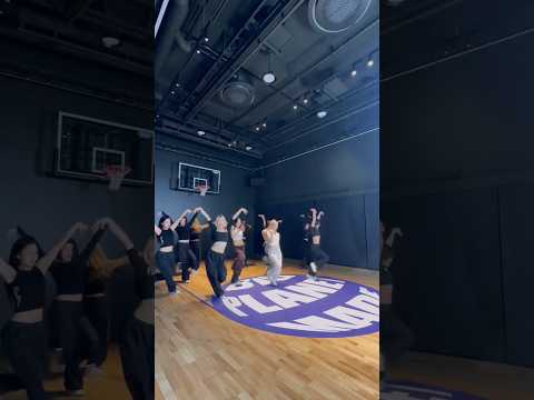 이야.. 살벌하다  #viviz #shhh #choreography thumbnail