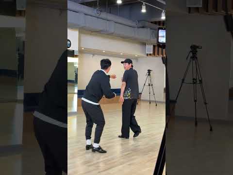 안정환 김남일 춤 추는 거 귀하다... (촬영 현장 컷) thumbnail