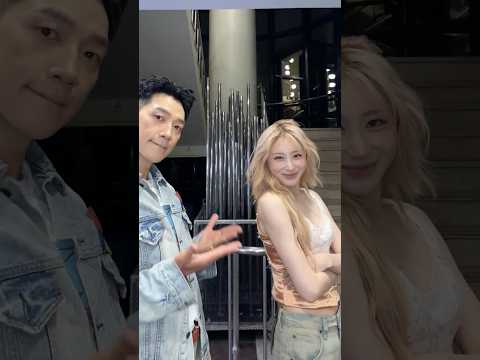 𝑲𝒏𝒐𝒘 𝑨𝒃𝒐𝒖𝒕 𝑴𝒆😎 With #비 thumbnail